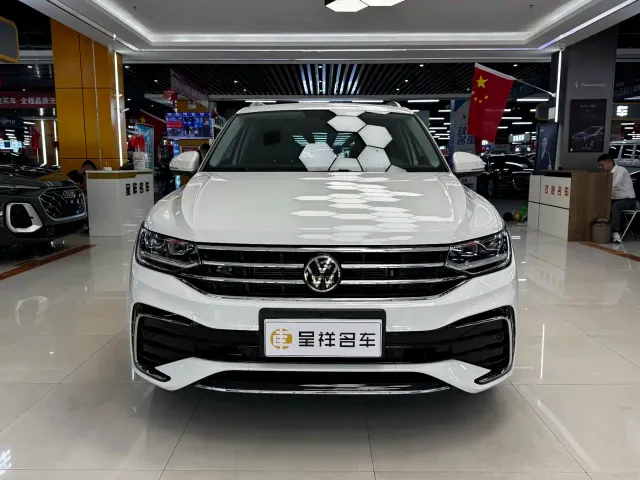 Volkswagen Tiguan L — Фото автомобиля 2