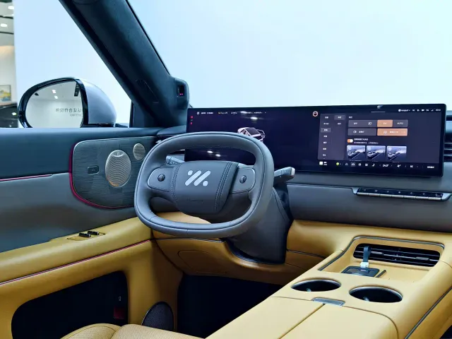 IM Motors LS8 — Фото автомобиля 19