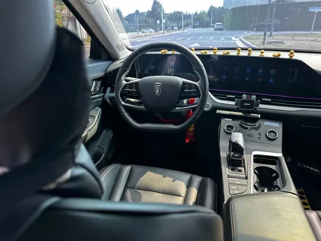 Bestune B70 — Фото автомобиля 7