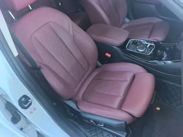 BMW iX3 — Фото автомобиля 24