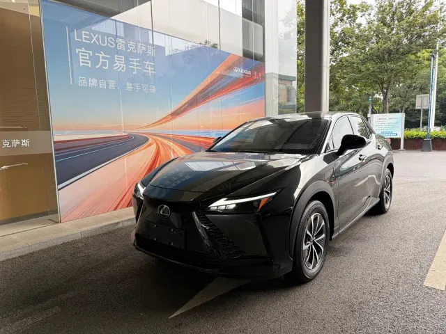 Фотография автомобиля — Lexus RZ