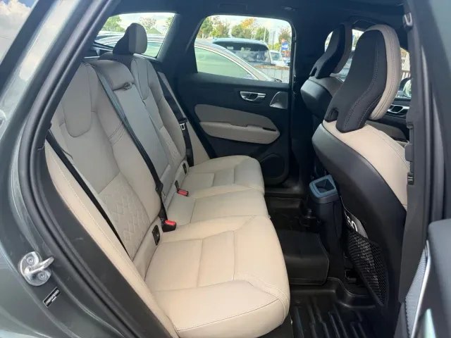 Volvo XC60 — Фото автомобиля 18