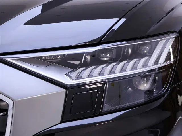 Audi Q8 — Фото автомобиля 4