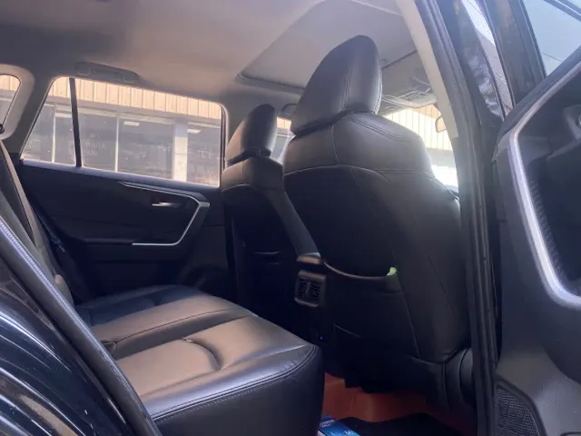 Toyota RAV4 — Фото автомобиля 12