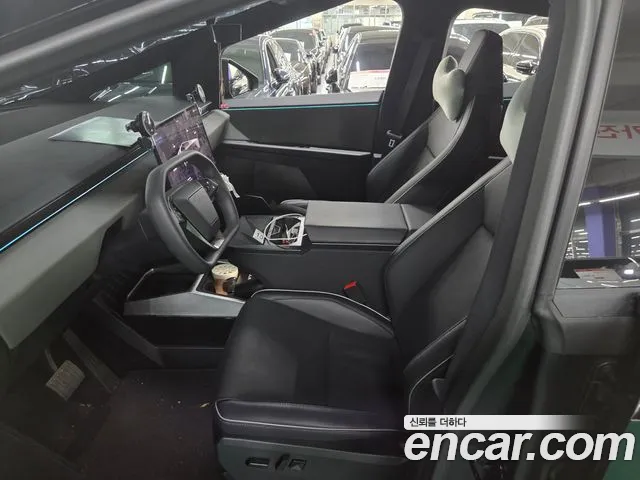 Tesla Cybertruck — Фото автомобиля 5
