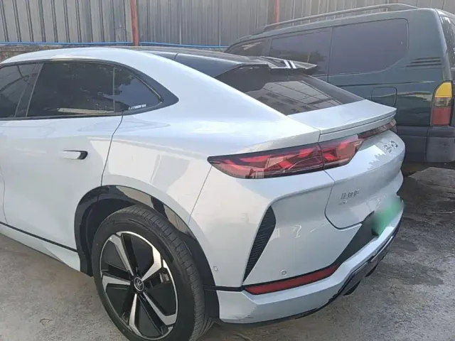 BYD Song L EV — Фото автомобиля 4