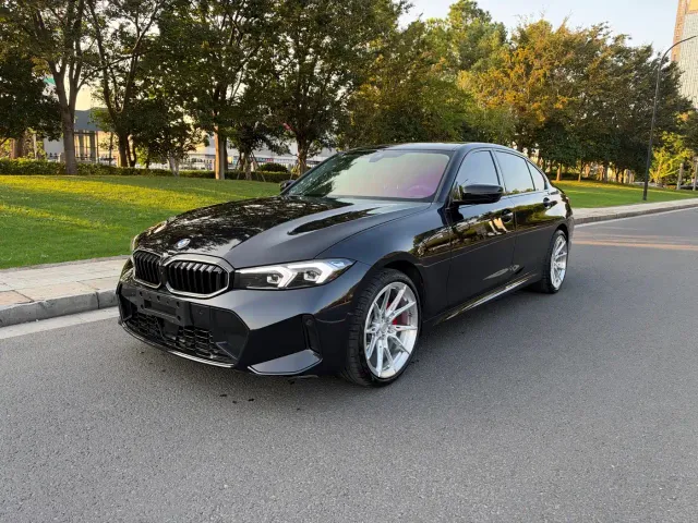 Фотография автомобиля — BMW 3 Series