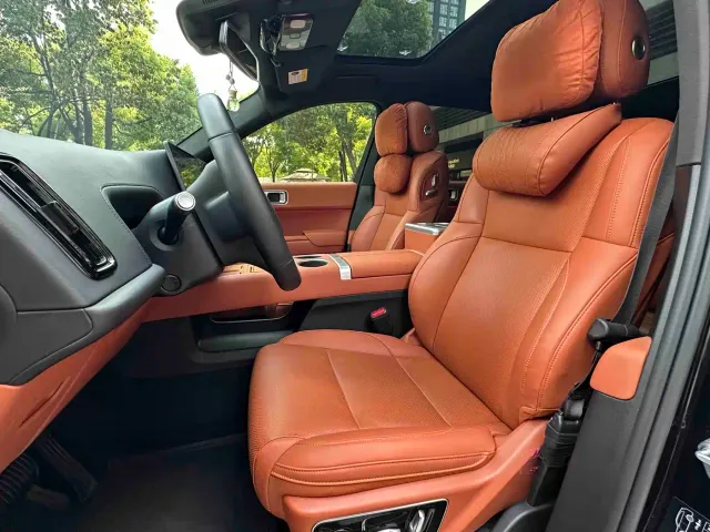 Li Auto L7 — Фото автомобиля 15