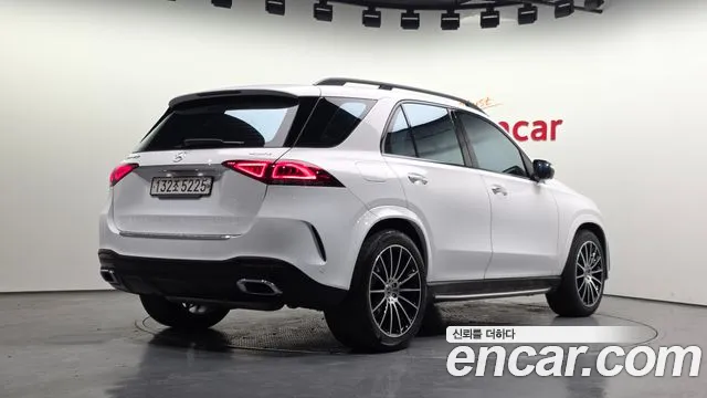 Mercedes-Benz GLE-Class — Фото автомобиля 2