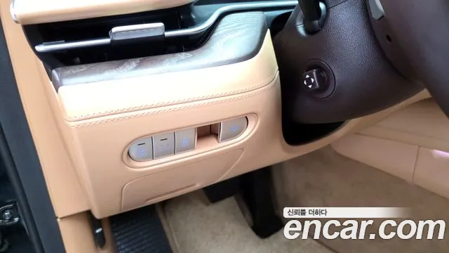 Genesis G90 Бензин 3.5 турбо AWD — Фото автомобиля 16