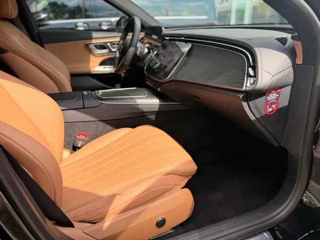 Mercedes-Benz E-Class — Фото автомобиля 24