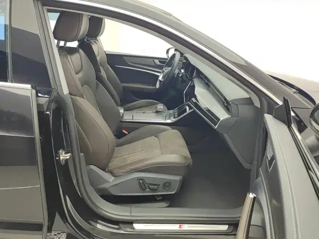 Audi A7L — Фото автомобиля 8