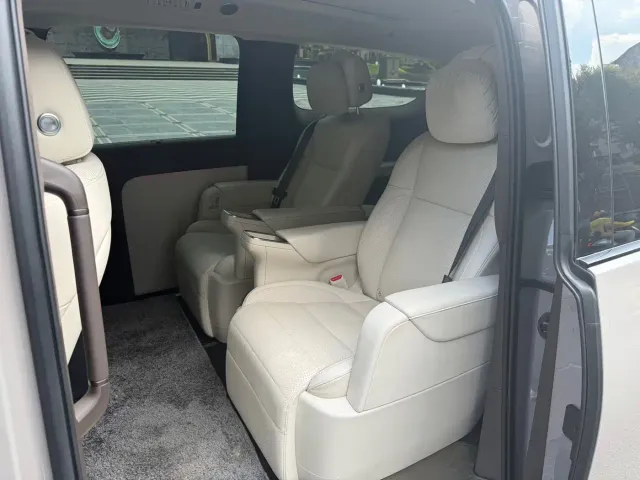 Li Auto MEGA — Фото автомобиля 6