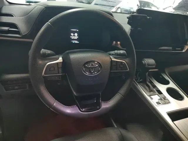 Toyota Sienna — Фото автомобиля 4