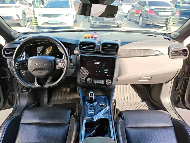 Lynk & Co 03 — Фото автомобиля 12