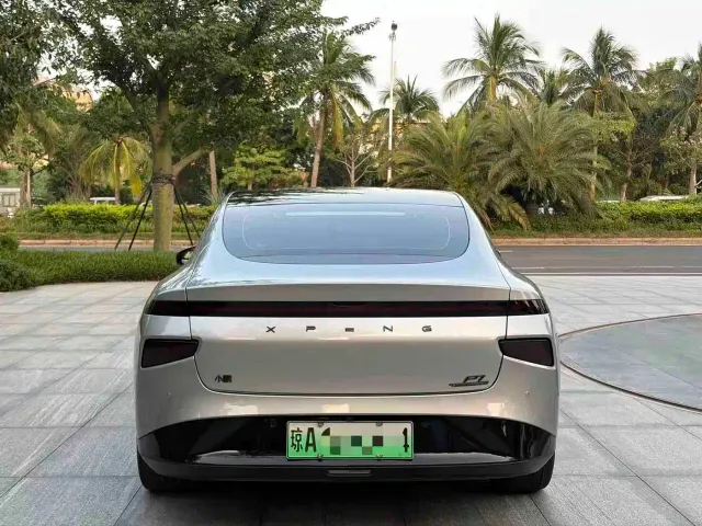Xpeng P7 — Фото автомобиля 9