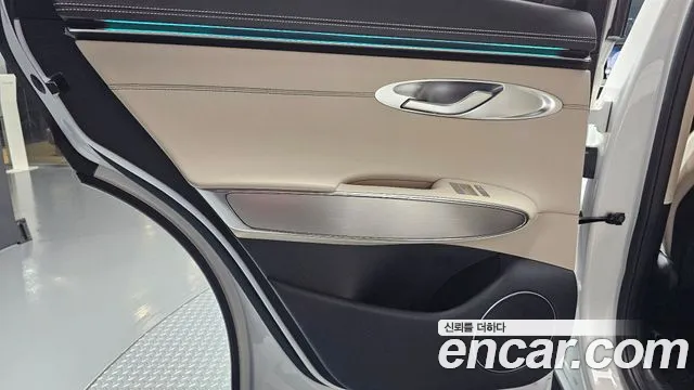 Genesis GV70 — Фото автомобиля 14