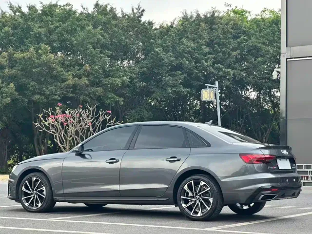 Audi A4L — Фото автомобиля 16