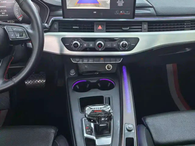 Audi A4L — Фото автомобиля 9