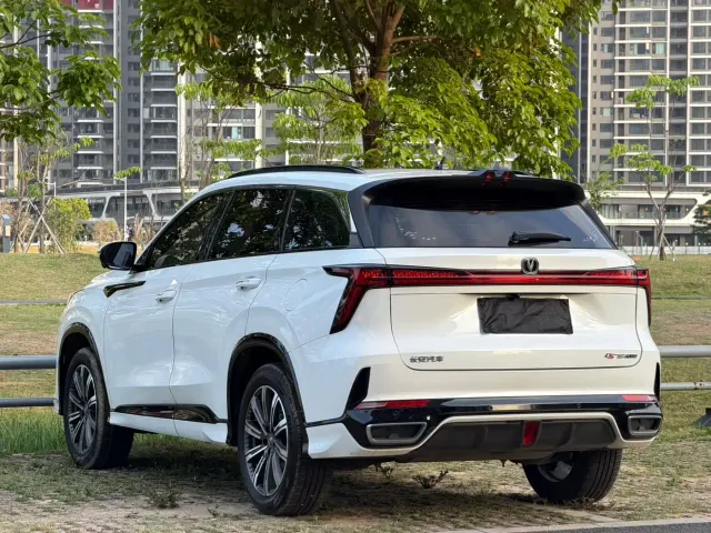 Changan CS75 Plus — Фото автомобиля 23