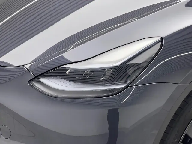 Tesla Model Y — Фото автомобиля 18