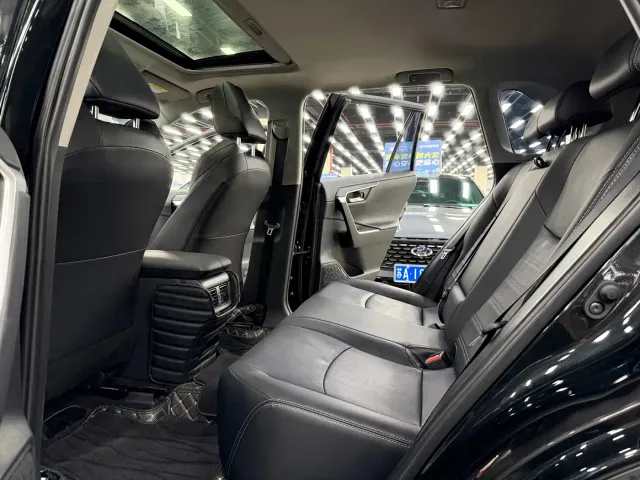 Toyota Wildlander — Фото автомобиля 8