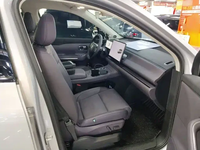Leapmotor Leapmotor C16 2024 Extended Range 200 Premium Edition — Фото автомобиля 24