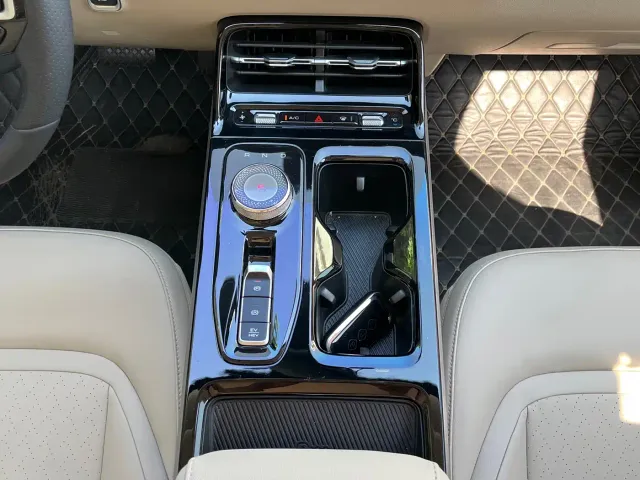 Wuling Starlight — Фото автомобиля 15