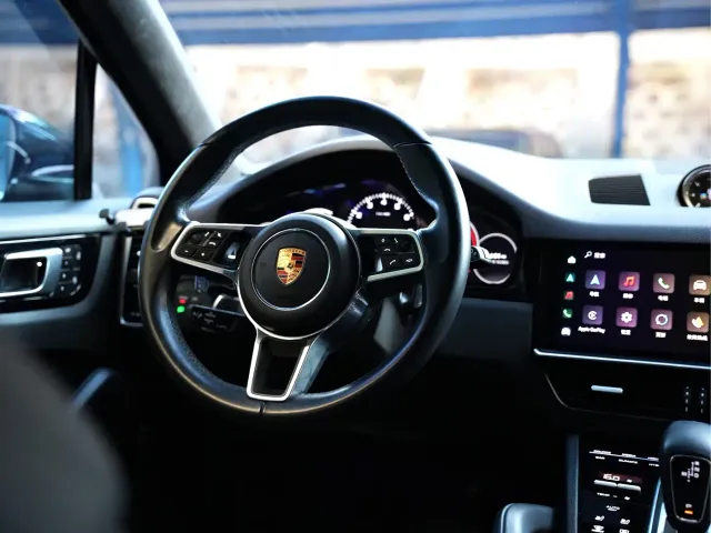 Porsche Cayenne — Фото автомобиля 6