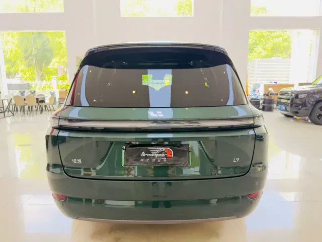 Li Auto L9 — Фото автомобиля 6