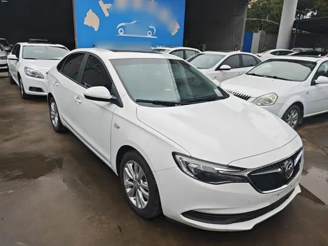 Buick Excelle — Фото автомобиля 3