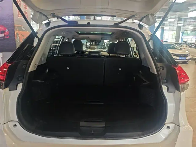Nissan X-Trail — Фото автомобиля 18