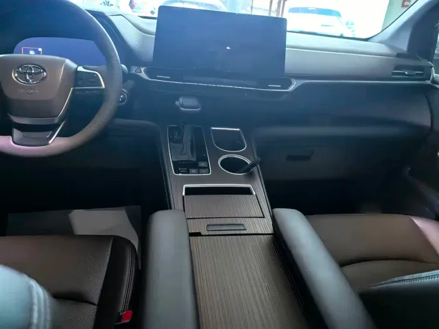 Toyota Granvia — Фото автомобиля 9