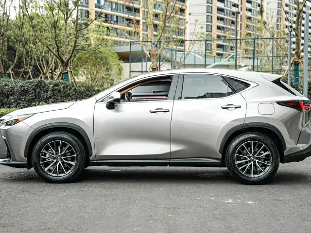 Lexus NX — Фото автомобиля 7