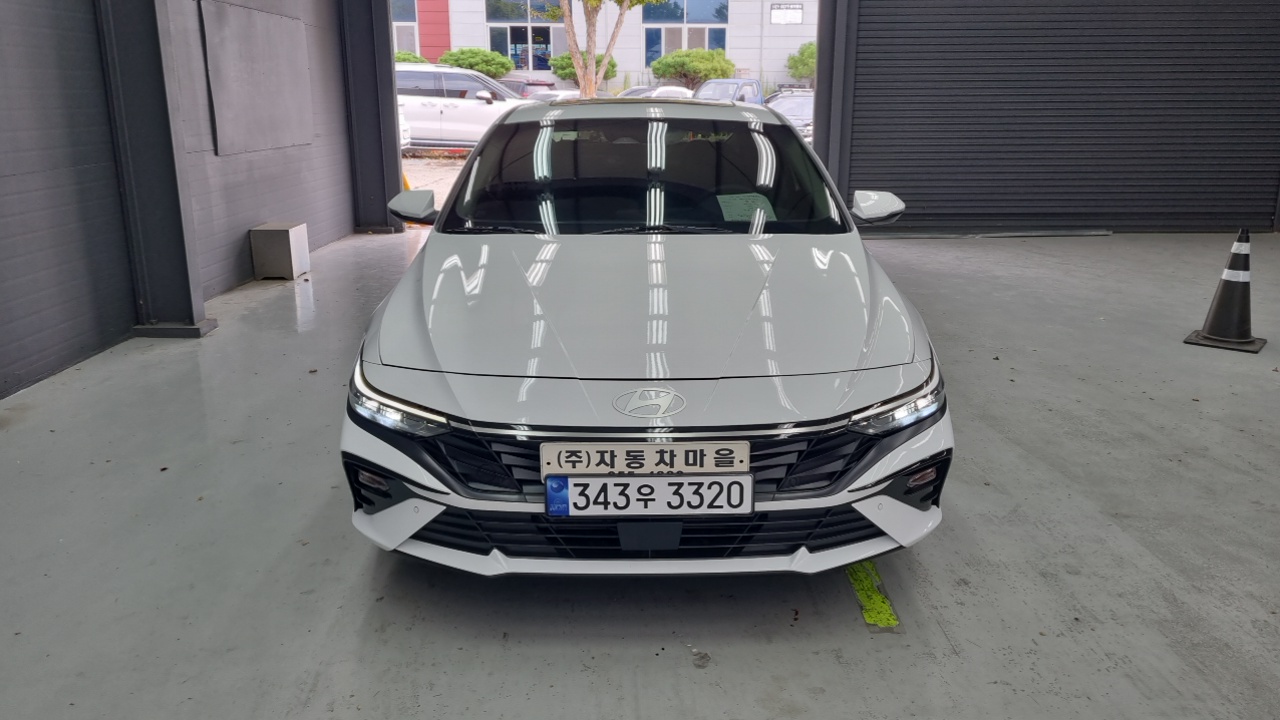Hyundai Avante CN7 — Фото автомобиля 3