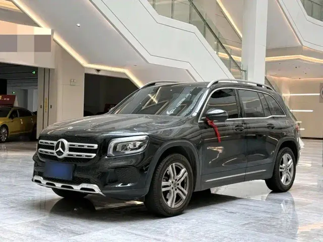 Фотография автомобиля — Mercedes-Benz GLB-Class