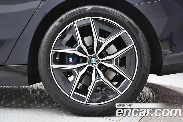 BMW 5 Series G60 — Фото автомобиля 6