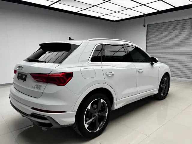 Audi Q3 — Фото автомобиля 4