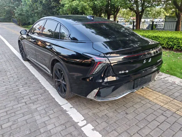 Hongqi H6 — Фото автомобиля 9