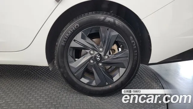 Hyundai AVANTE Avante (CN7) — Фото автомобиля 20
