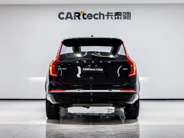 Volvo XC90 — Фото автомобиля 5