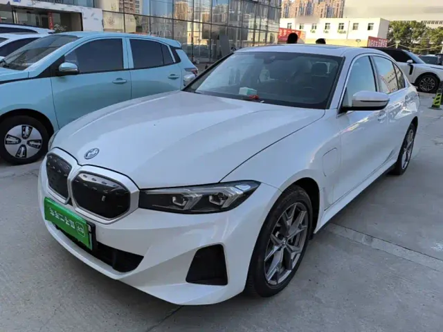Фотография автомобиля — BMW i3