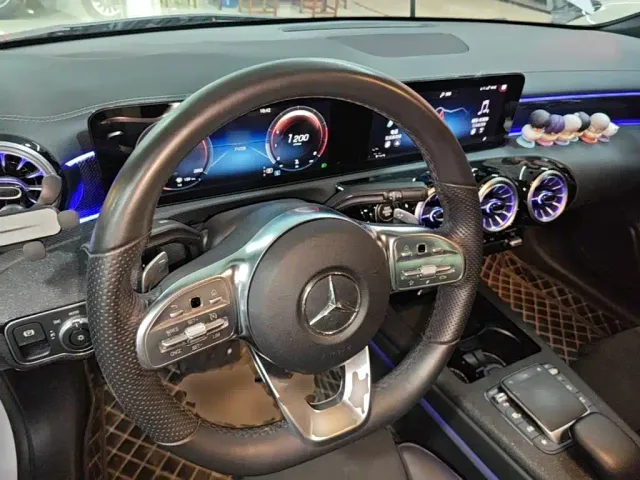 Mercedes-Benz A-Class — Фото автомобиля 9