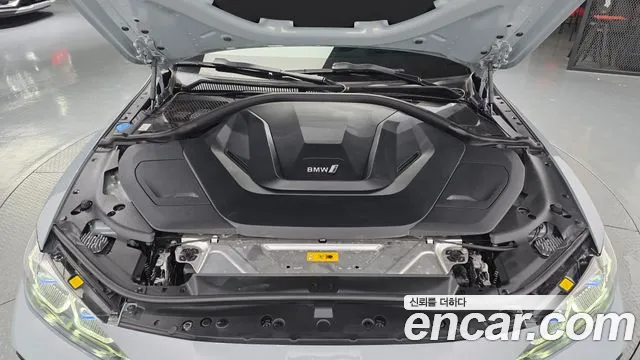 BMW i4 — Фото автомобиля 6