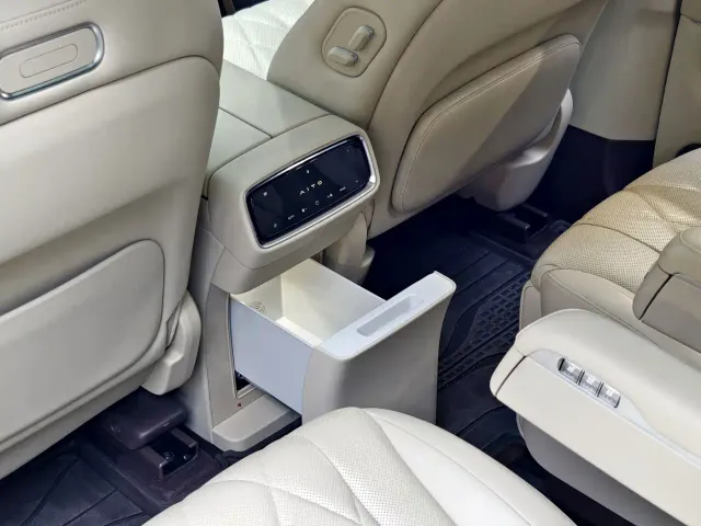 AITO Wenjie AITO M9 2024 Range Extender Max 52kWh 6-seater — Фото автомобиля 12