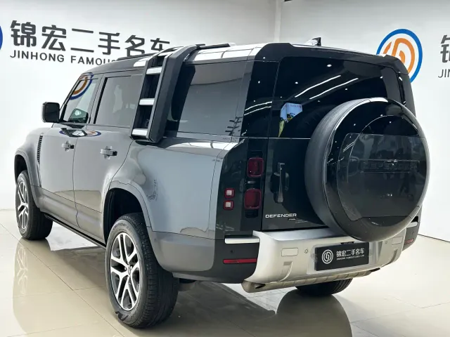 Land Rover Defender — Фото автомобиля 28