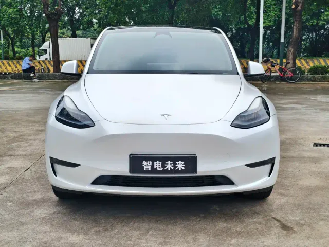 Tesla Model Y — Фото автомобиля 15