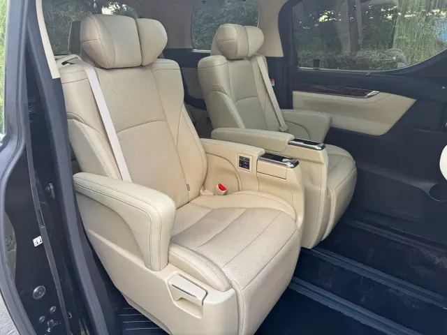 Toyota Alphard — Фото автомобиля 14