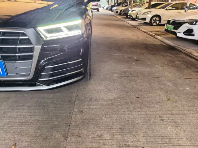 Audi Q5L — Фото автомобиля 3
