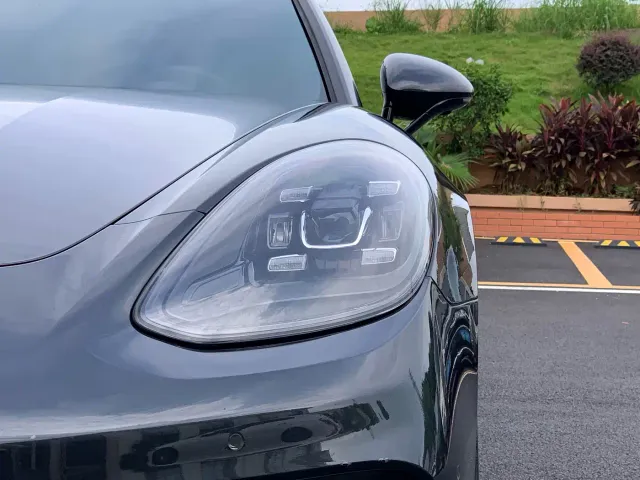 Porsche Panamera — Фото автомобиля 12
